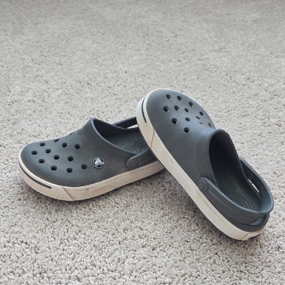 Kids Gray Clogs - Picture 3 of 6